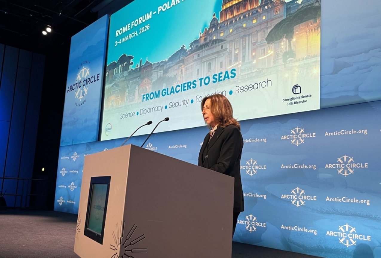 Il Sottosegretario Rauti al Forum mondiale sull’Artico “Appuntamento a Roma nel 2026” Il Sottosegretario Rauti al Forum mondiale sull’Artico “Appuntamento a Roma nel 2026”