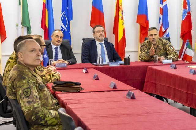 Il Ministro Plenipotenziario in visita al Contingente in Lettonia
