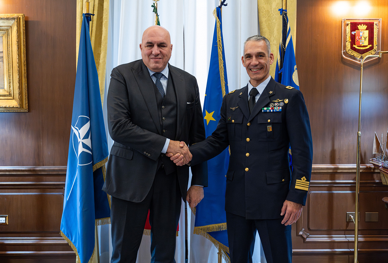 Il Ministro Crosetto incontra il Colonnello Villadei