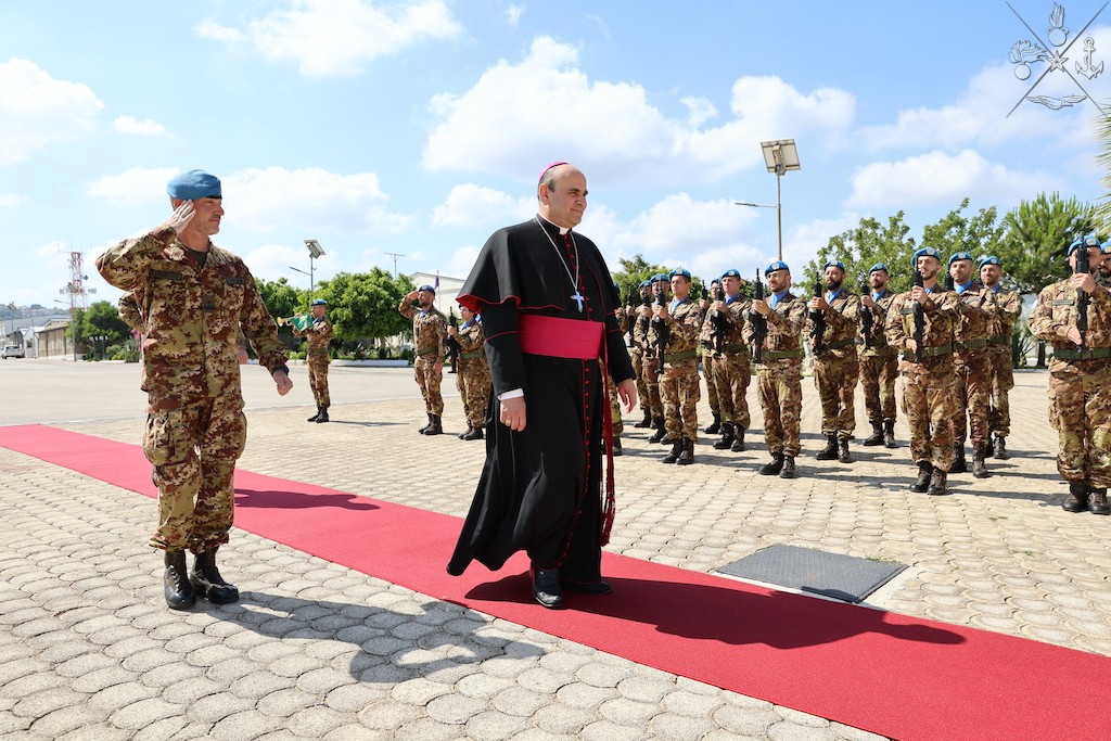 Libano: il Nunzio Apostolico in Libano visita il Contingente Italiano di UNIFIL