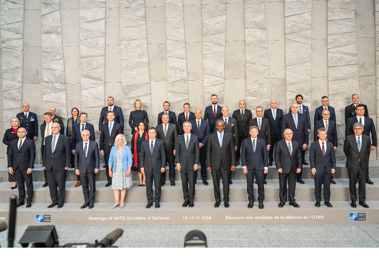 NATO: Il Ministro Crosetto a Bruxelles per il Consiglio Atlantico dei Ministri della Difesa