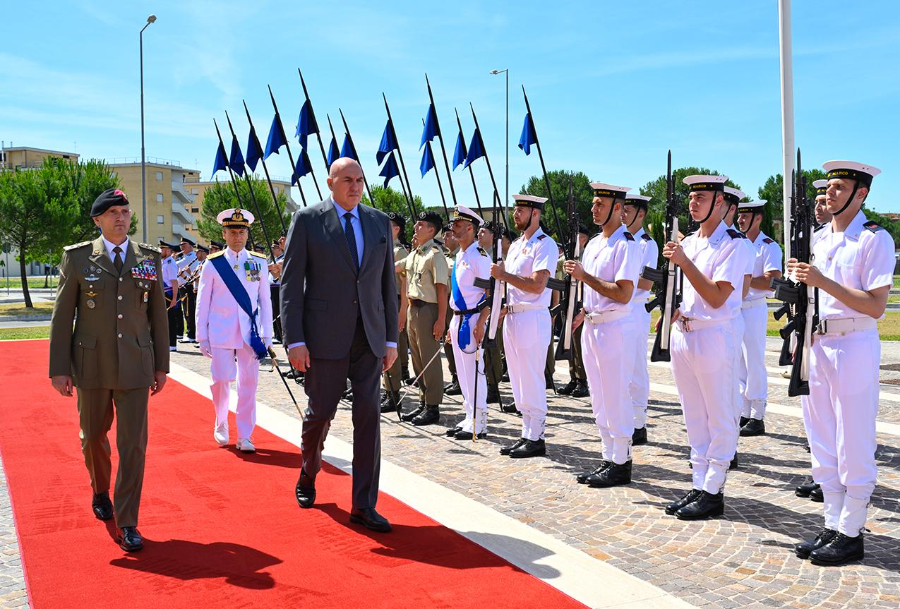Cerimonia di insediamento del Direttore Nazionale degli Armamenti Cerimonia di insediamento del Direttore Nazionale degli Armamenti
