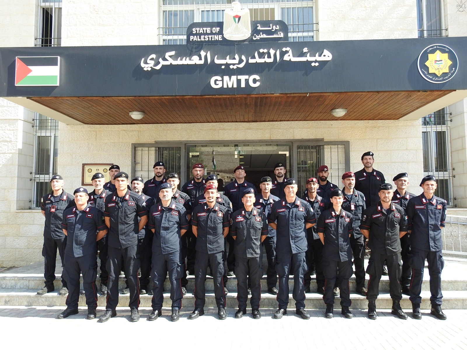 Il Contingente dei Carabinieri impegnati nella missione MIADIT Palestina 13