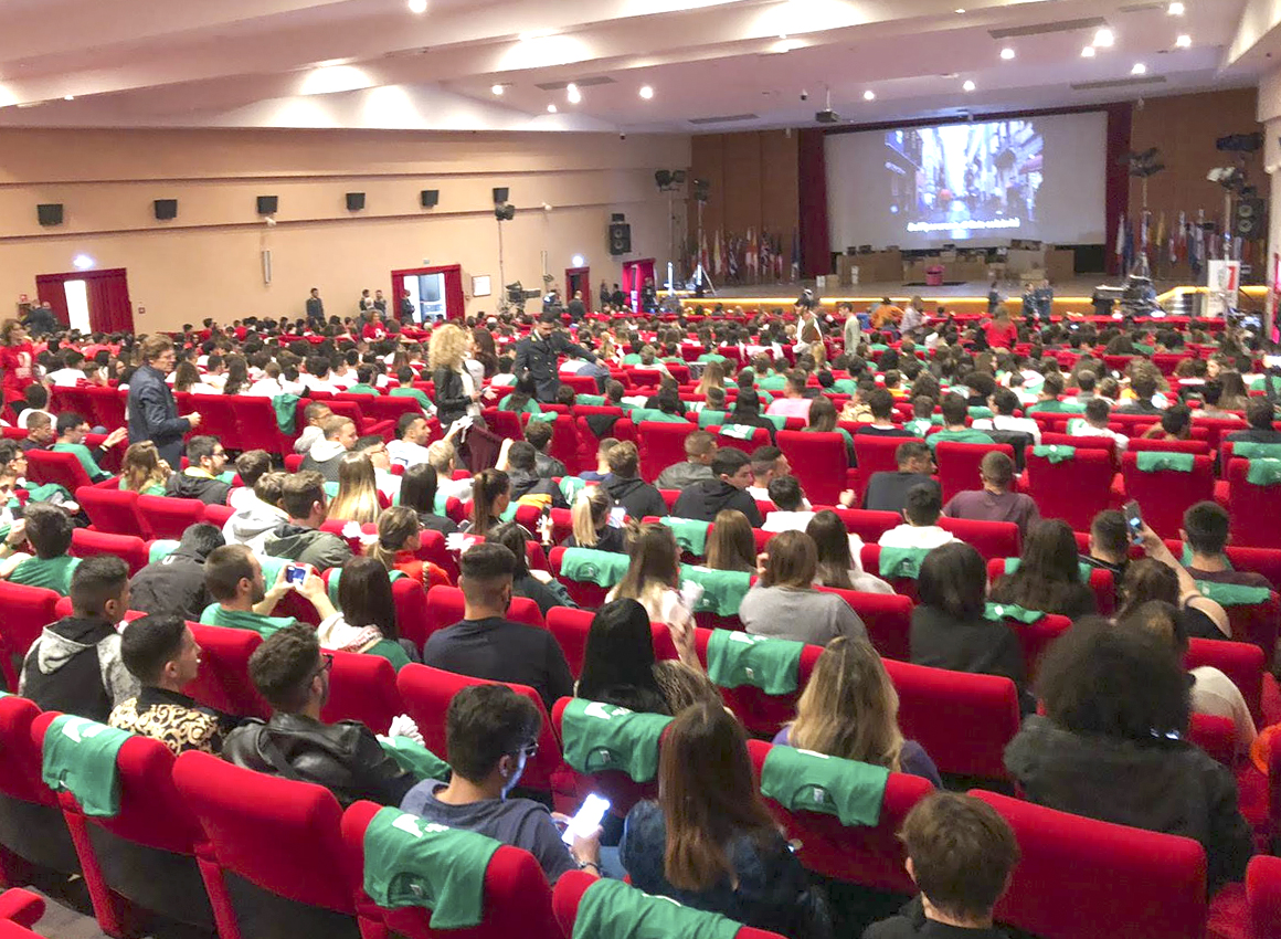 Lotta Contraffazione: il Sottosegretario Tofalo a Bari per la Giornata Nazionale Lotta Contraffazione: il Sottosegretario Tofalo a Bari per la Giornata Nazionale