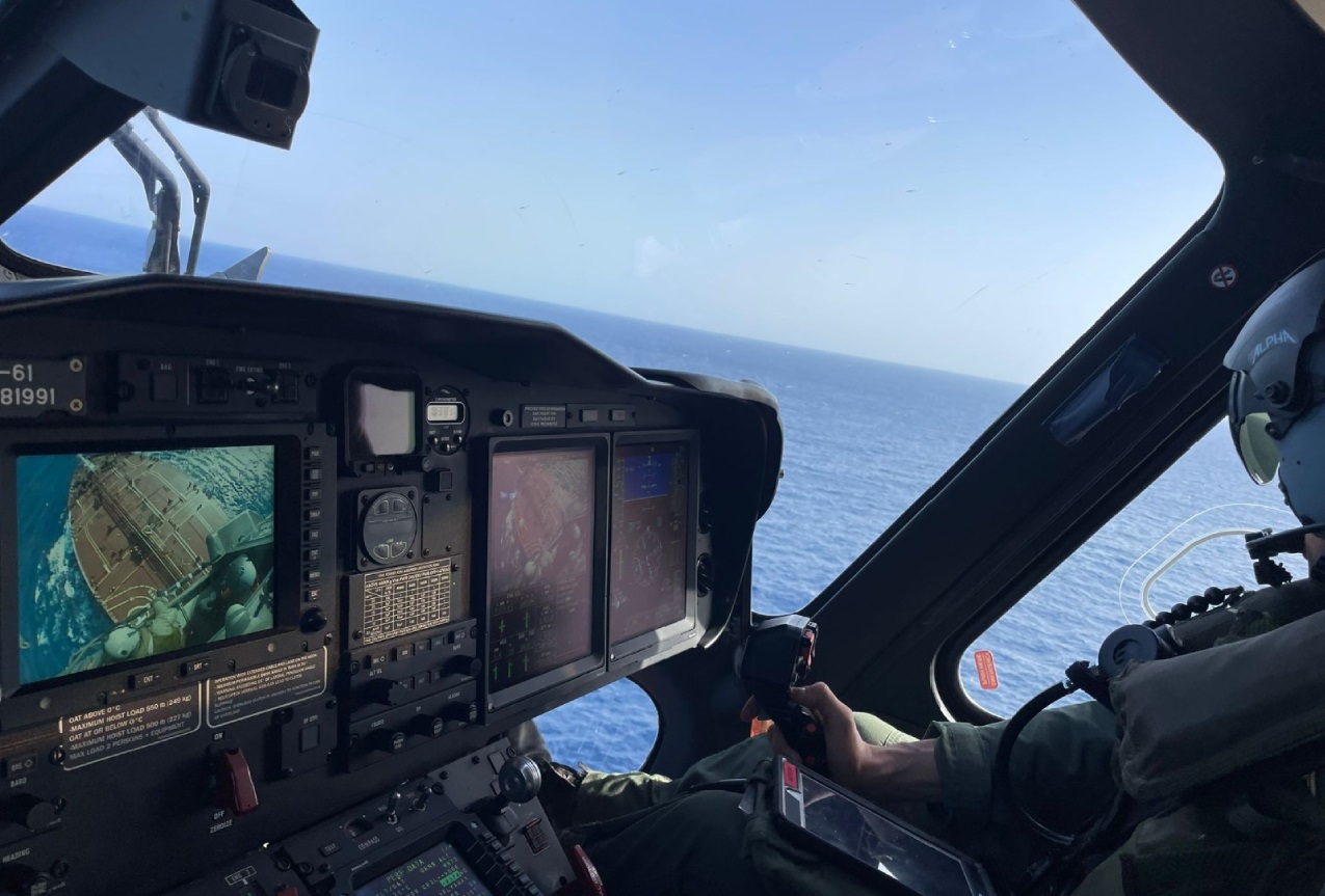 Soccorso Aereo: Elicottero dell'Aeronautica Militare recupera un marittimo a largo di Trapani
