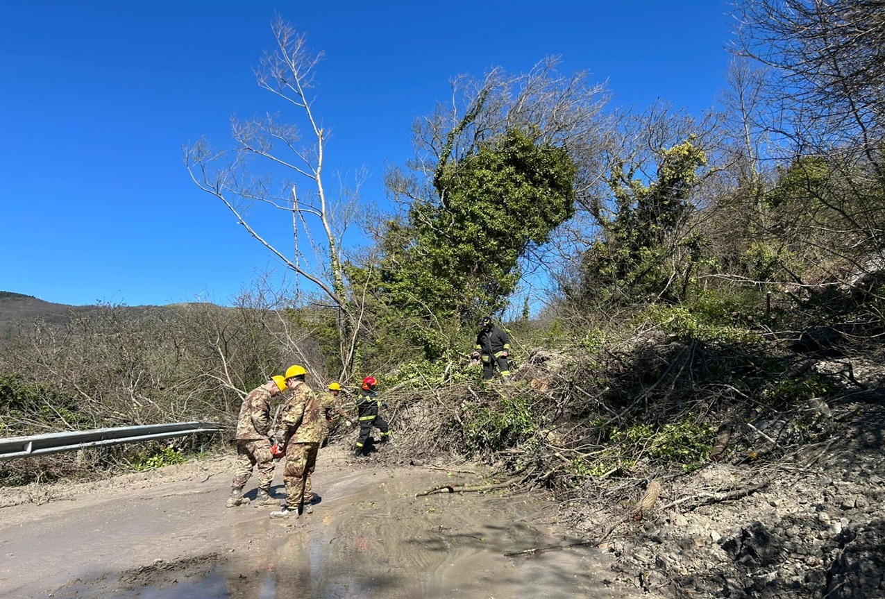 Defense: intervention for the restoration of road traffic in the Foggia area
