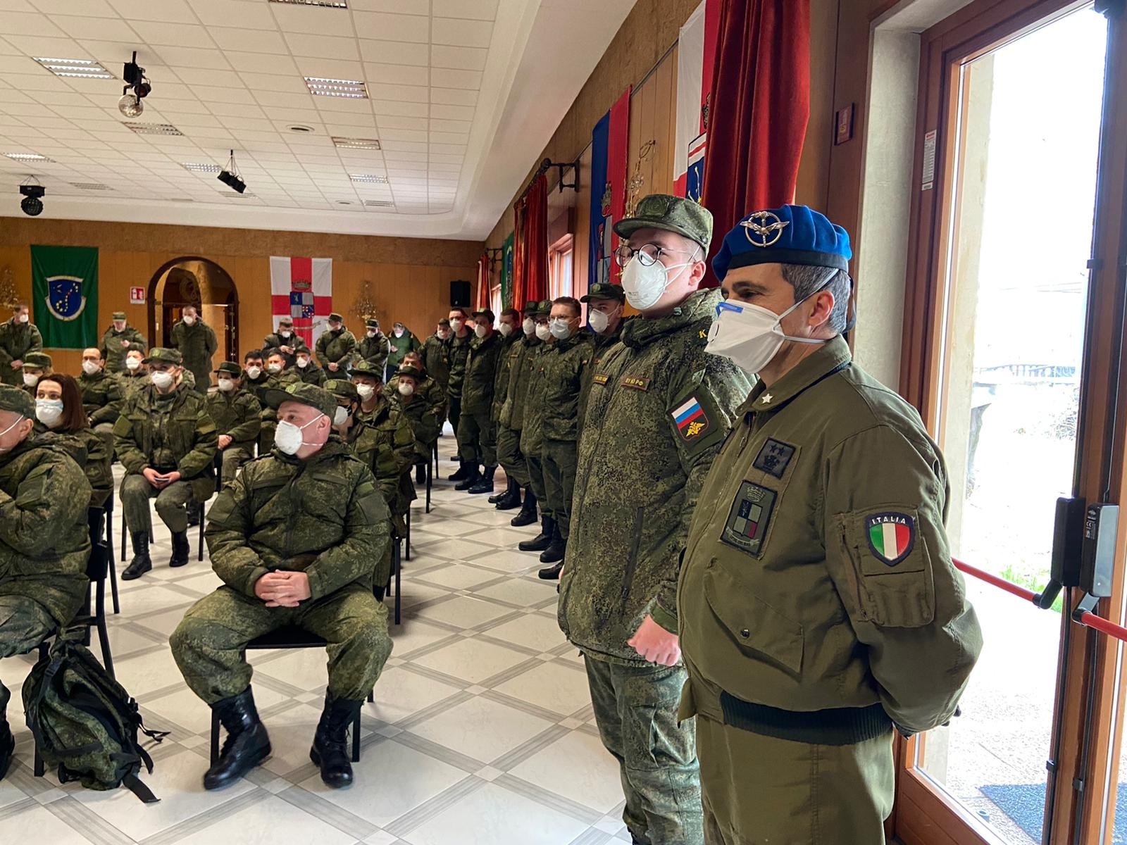 Il team di specialisti militari russi arrivato in Italia per partecipare alla lotta contro il coronavirus Il team di specialisti militari russi arrivato in Italia per partecipare alla lotta contro il coronavirus