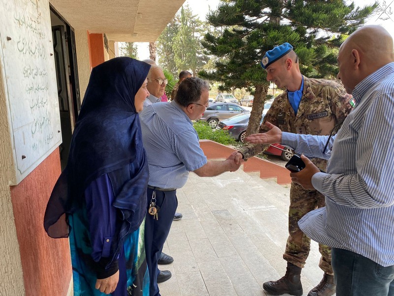 UNIFIL: consegnata attrezzatura scolastica ad una scuola pubblica libanese