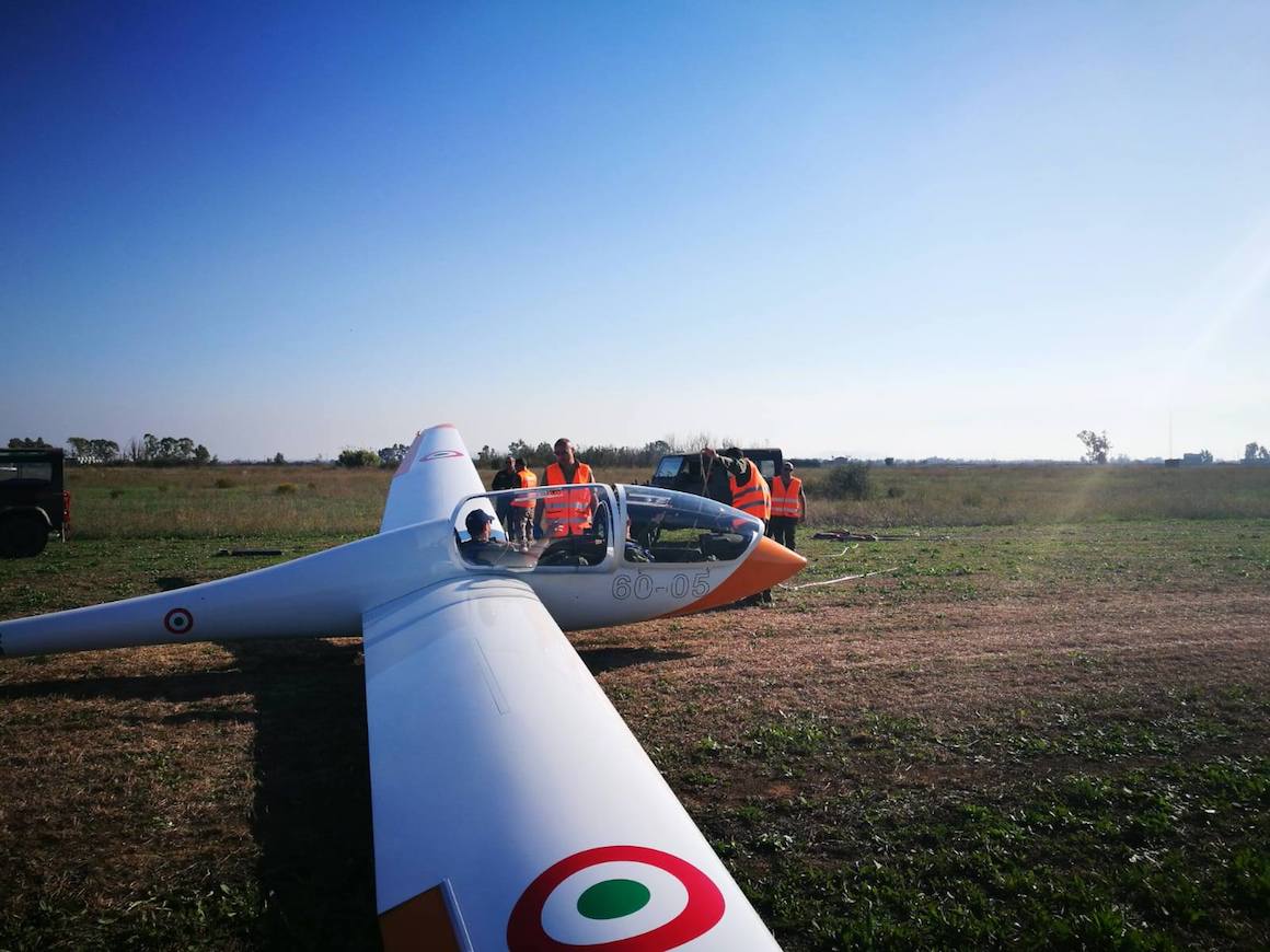 Aeronautica: al 9° stormo riprende attività sugli alianti Aeronautica: al 9° stormo riprende attività sugli alianti