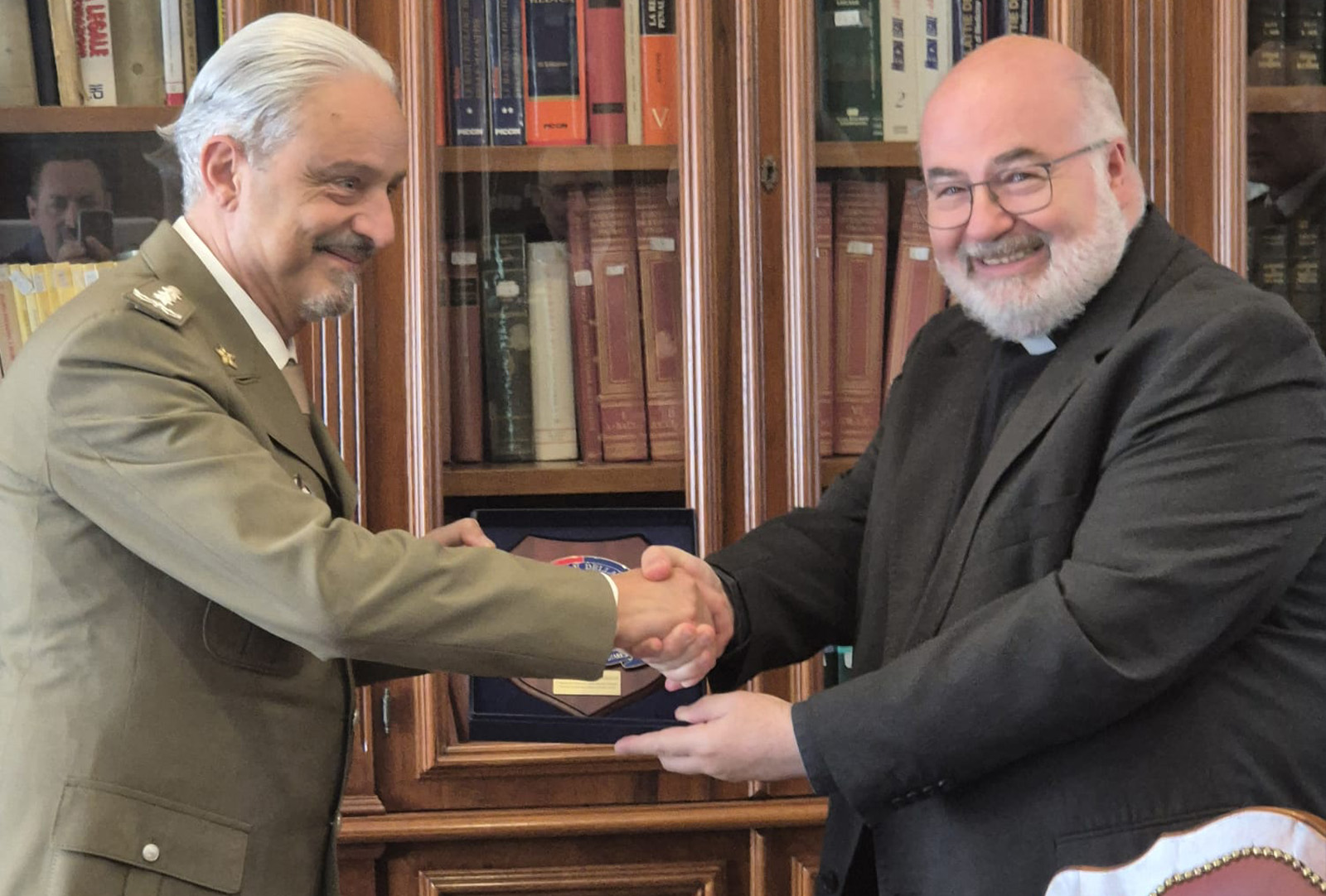 Visita del Monsignor Massimo Angelelli all’Ispettorato Generale della Sanità Militare Visita del Monsignor Massimo Angelelli all’Ispettorato Generale della Sanità Militare