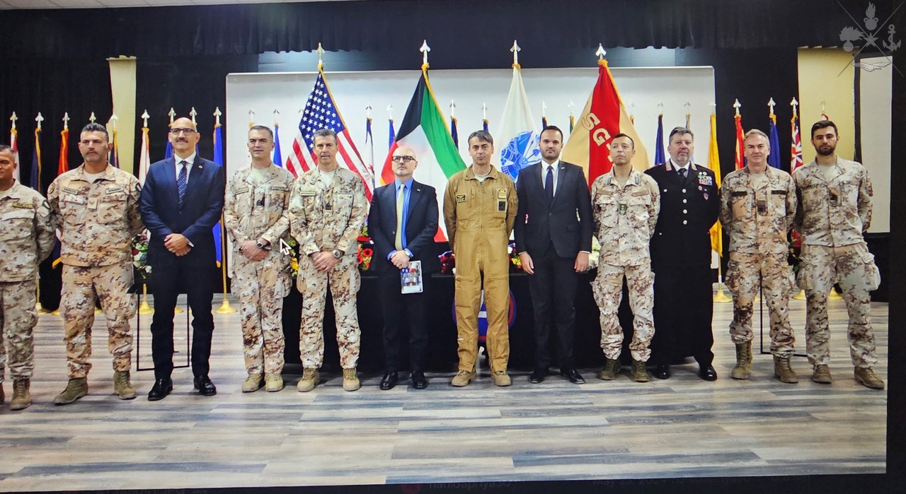 L’Ambasciatore Morini saluta i militari italiani di Camp Airfjan