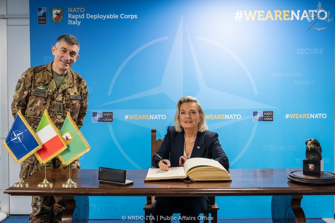 L’Ambasciatore Anna Maria Anders in visita a NRDC-ITA