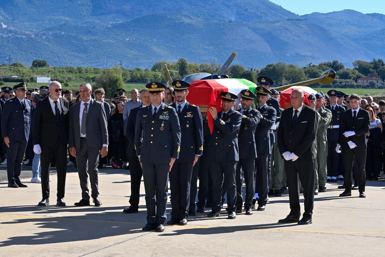 Forum Italia – Ultimo saluto al Generale Simone Mettini e all’Allievo Ufficiale pilota Lorenzo Nucheli
