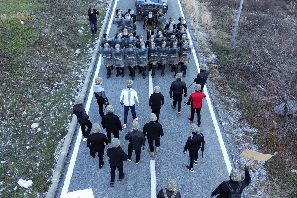 KFOR: militari di RC West si addestrano al controllo della folla