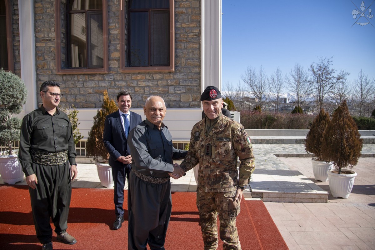 Il Comandante del contingente italiano a Erbil incontra il Vice Presidente Kurdistan iracheno Il Comandante del contingente italiano a Erbil incontra il Vice Presidente Kurdistan iracheno