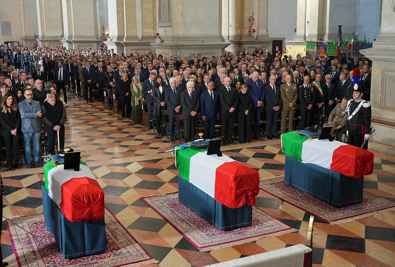 Ultimo saluto al Sottotenente Marco Piffari, al Maresciallo Valerio Daprà e all’Appuntato Scelto Davide Bernardello